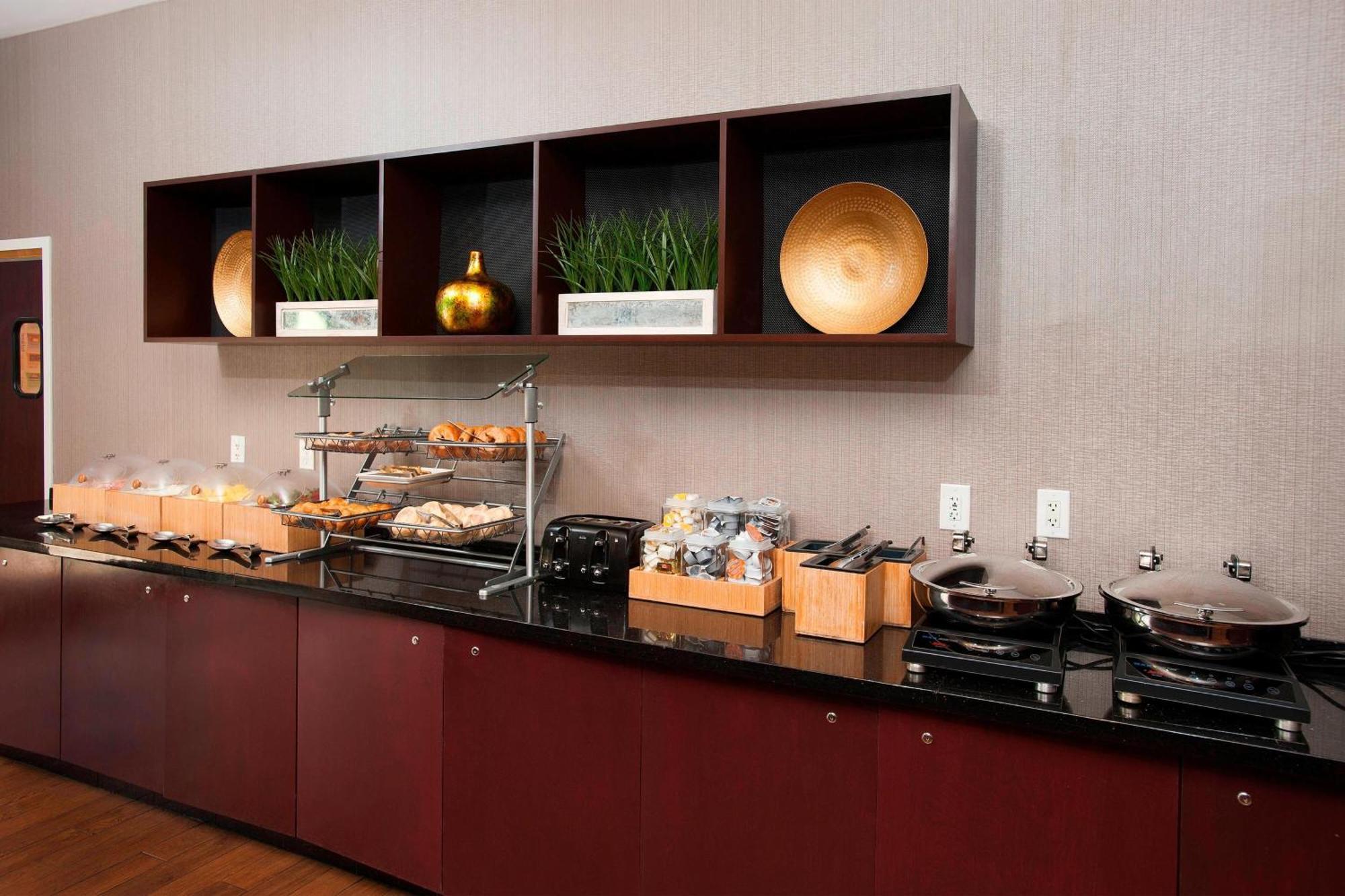 Springhill Suites Birmingham Colonnade Buitenkant foto