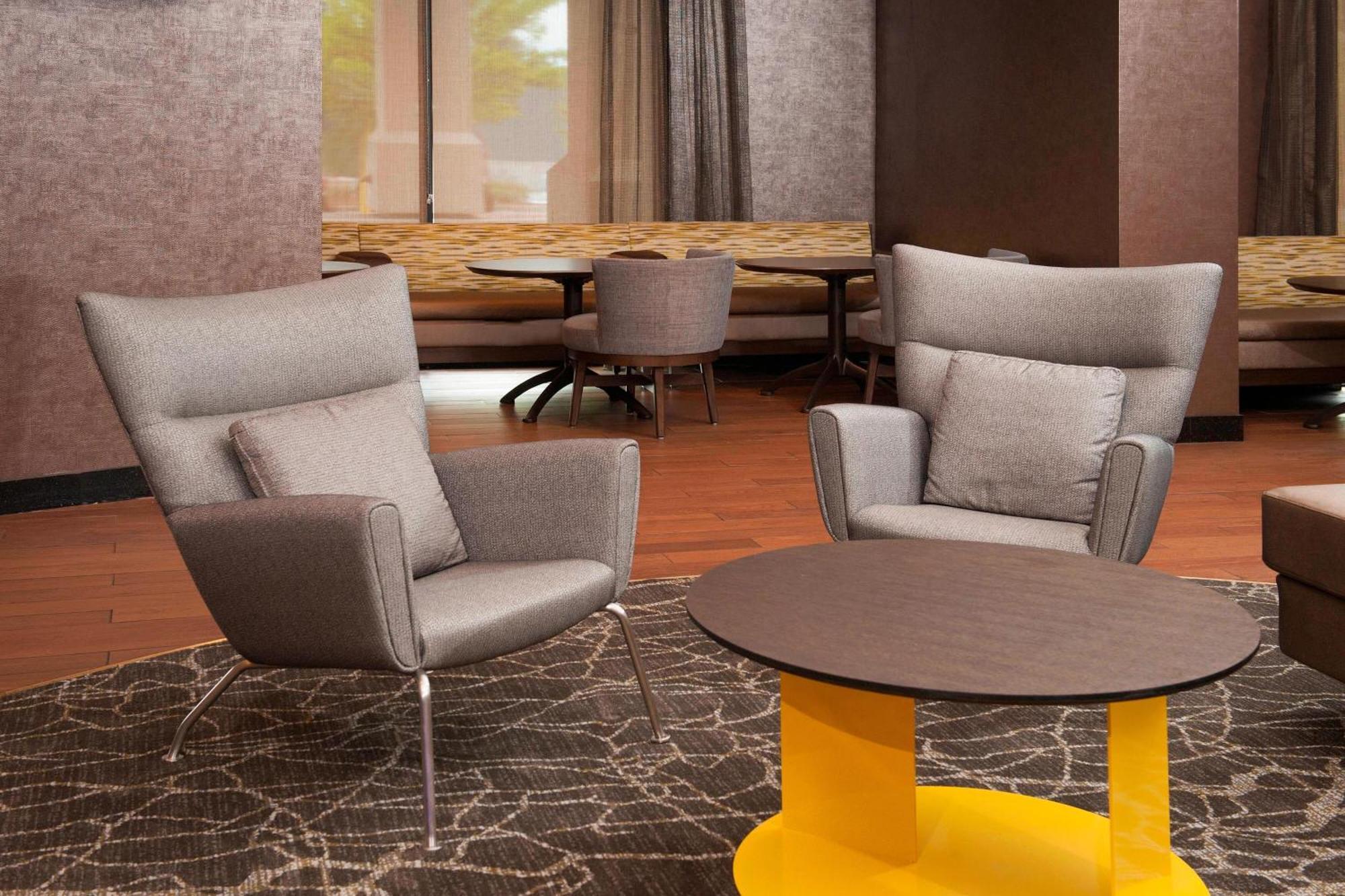 Springhill Suites Birmingham Colonnade Buitenkant foto