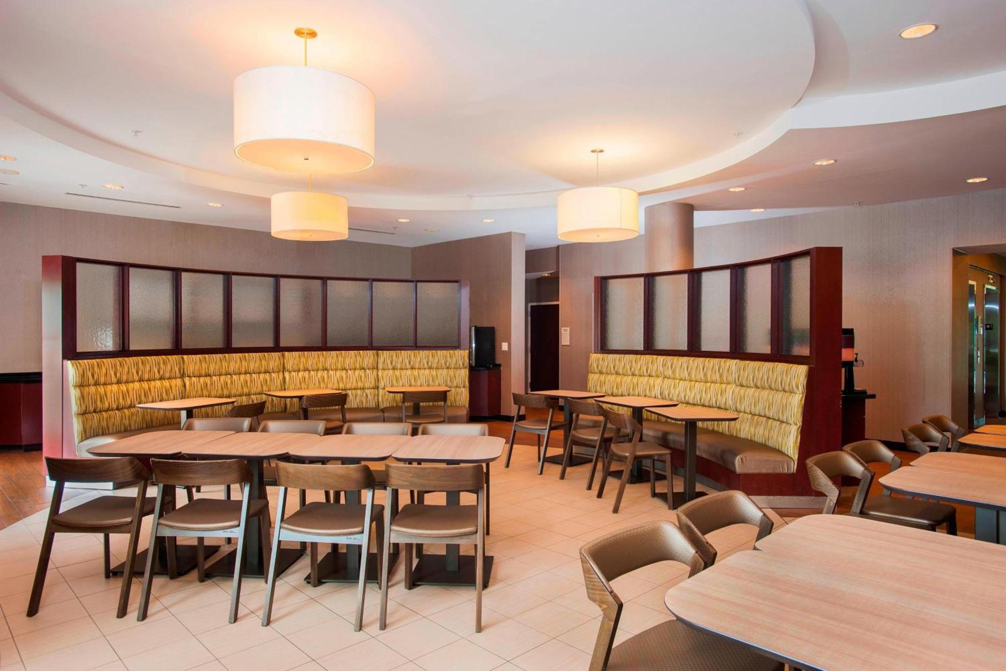 Springhill Suites Birmingham Colonnade Buitenkant foto