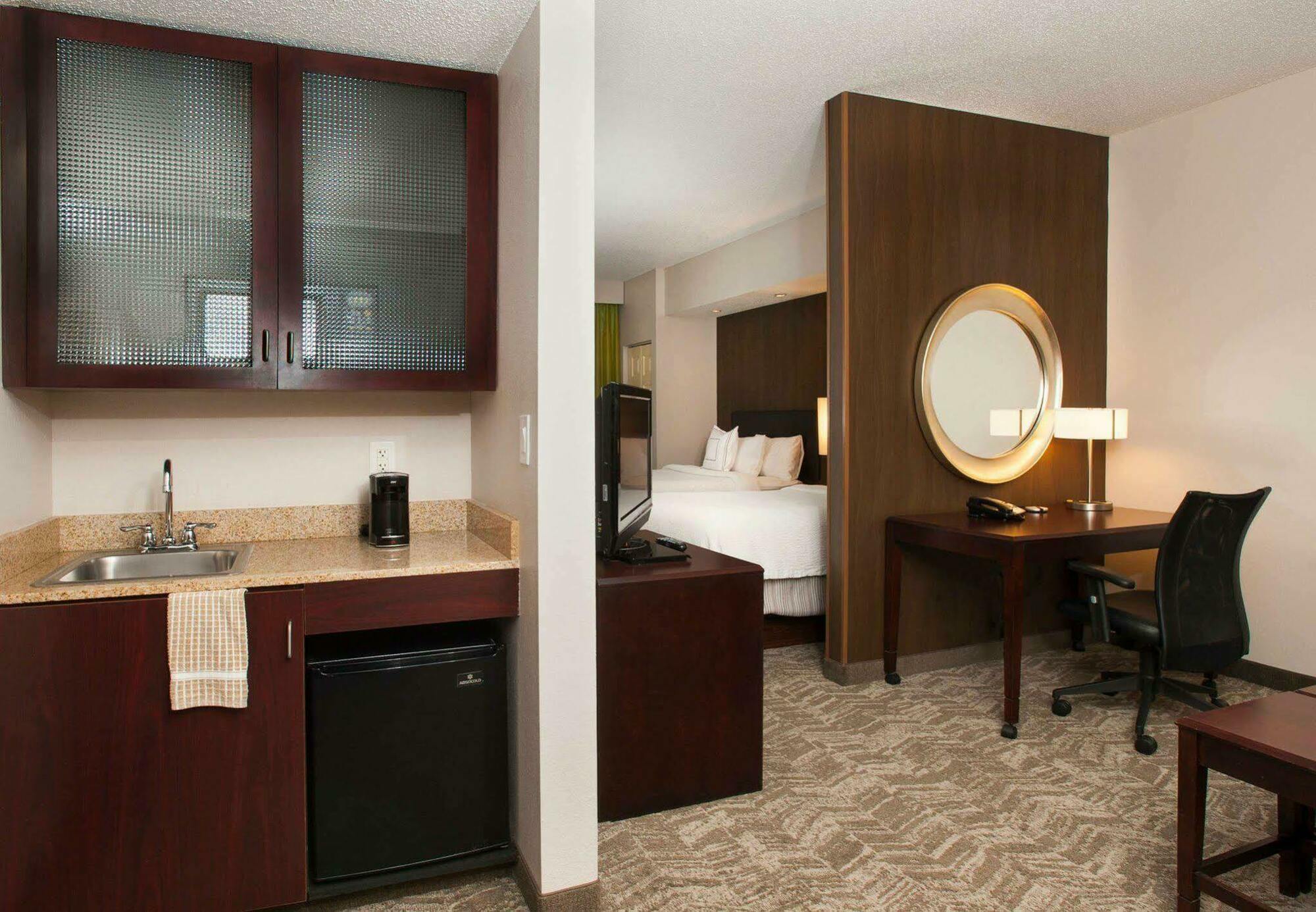 Springhill Suites Birmingham Colonnade Buitenkant foto